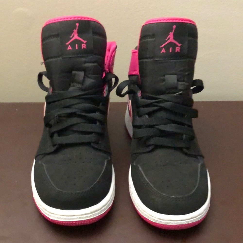 Nike Air Jordan 1 Mid, girls size 4Y black/ hot pink
